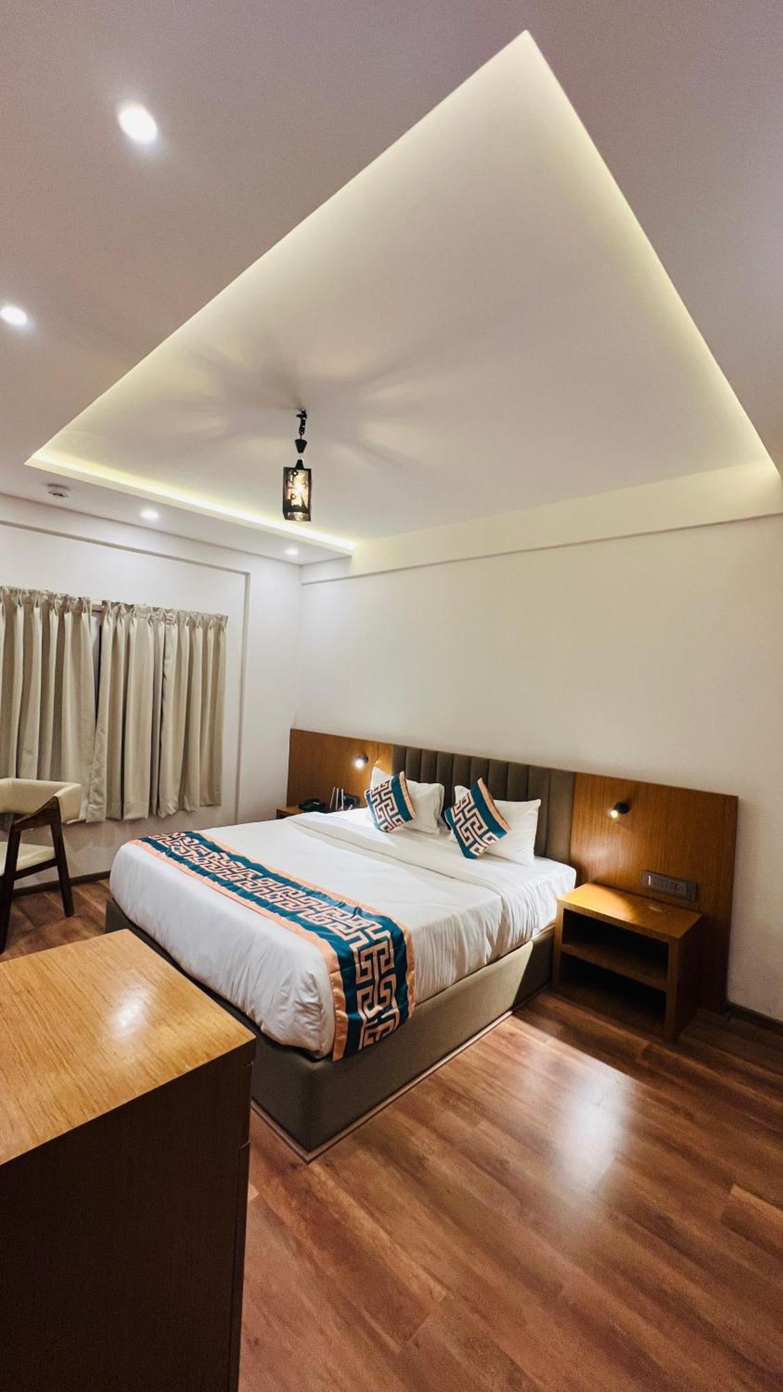 Hotel Aashraya Dod Jala 외부 사진