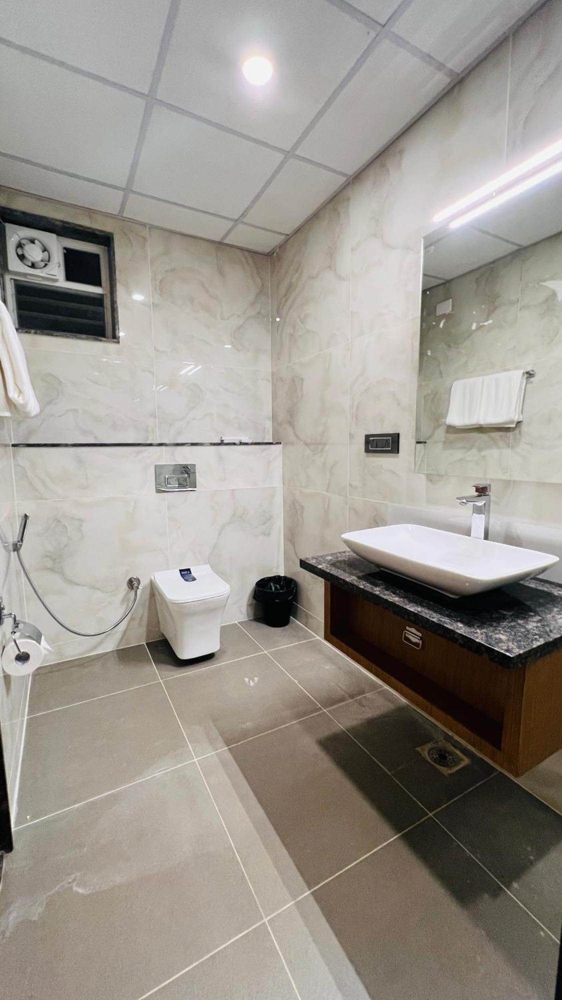 Hotel Aashraya Dod Jala 외부 사진